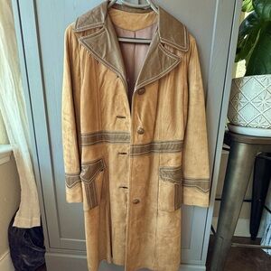Very cool vintage suede and leather mid thigh length coat.